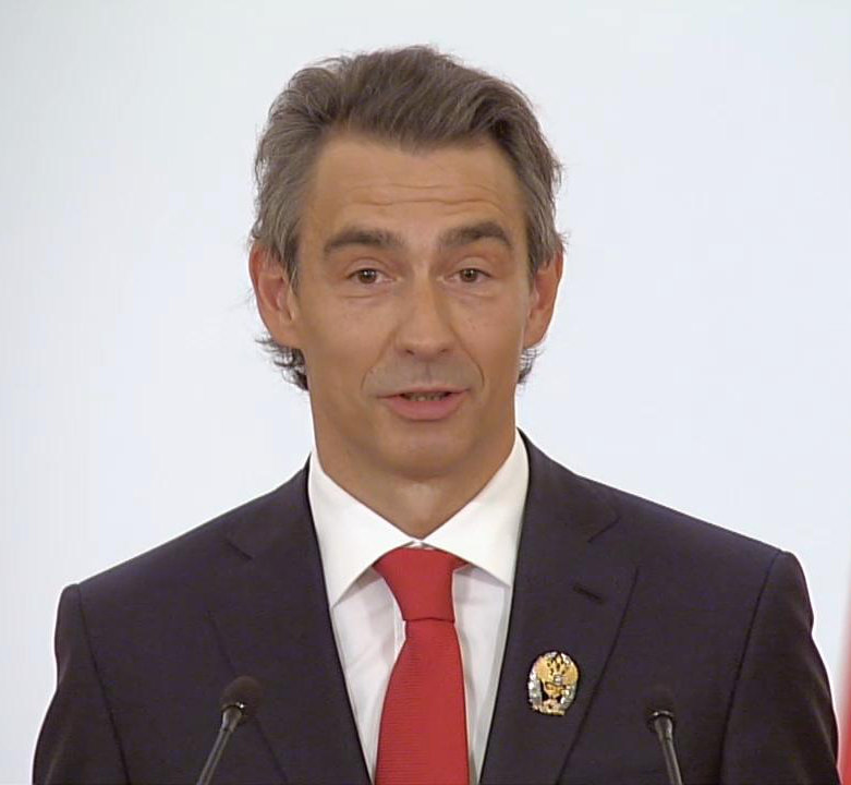 Anton Zlatopolskiy; Moskova, Rusya doğumlu film yapımcısı