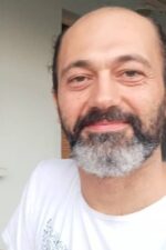 Mesud Uz; İstanbul, Türkiye doğumlu seslendirme sanatçısı, tiyatrocu, sinema oyuncusu ve senarist