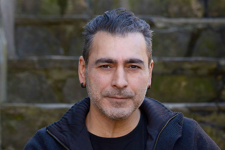 Günyol Bakoğlu seslendirme sanatçısı ve oyuncu