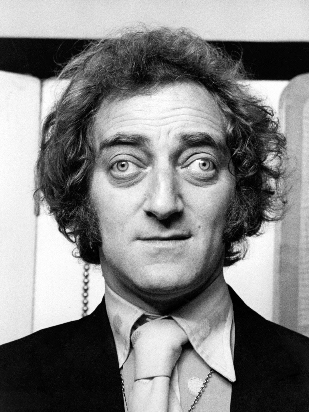 Marty Feldman; İngiliz oyuncu, senarist ve komedyen