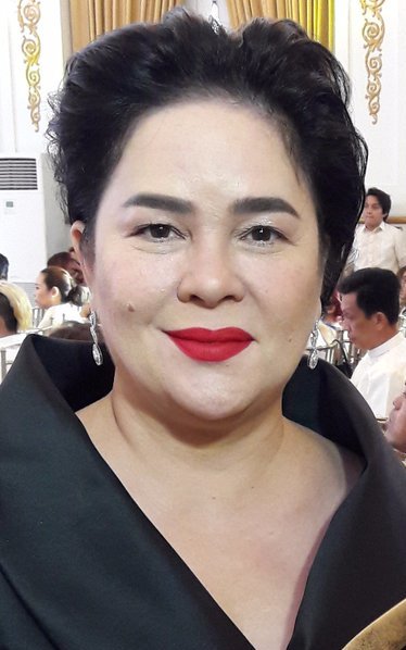 Jaclyn Jose; Filipinli, oyuncu