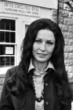 Loretta Lynn; Amerikalı, şarkıcı, oyuncu