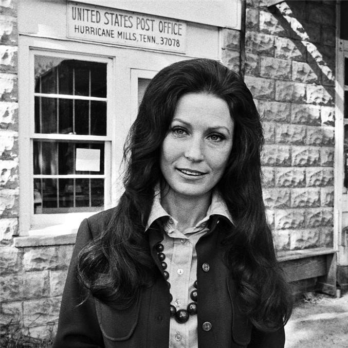 Loretta Lynn; Amerikalı, şarkıcı, oyuncu